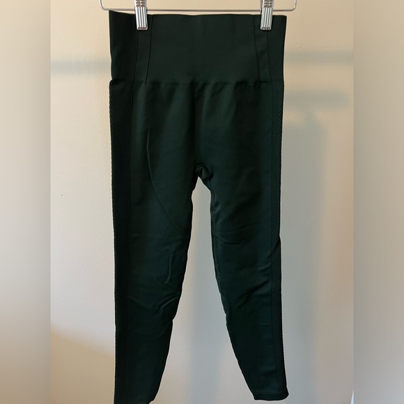 YPB by Abercrombie Leggings - Picture 1 of 2